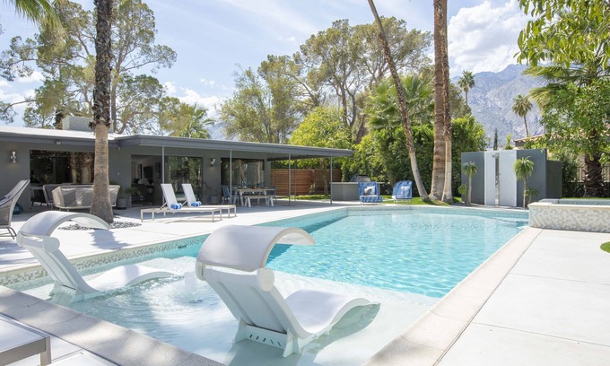 El Mirador House | West Elm House 2019: The Seven-Eighty - Stunning 4 Bedroom Estate