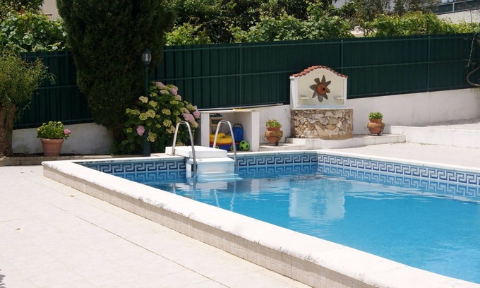 Torres Vedras Villa | West House Near Santa Cruz