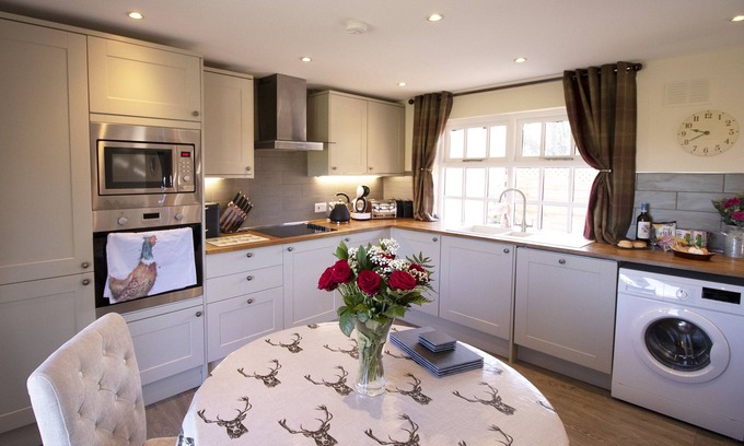 Thornton Hough Cottage | West Mead Cottage