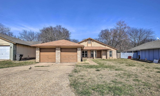 San Antonio House | West San Antonio Home w/Yard: 16 Mi to Dtwn!