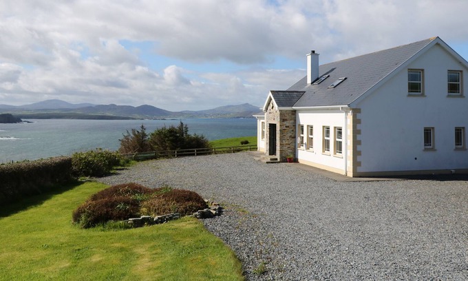 Malin Cottage | WEST TOWN, family friendly in Malin Head, County Donegal