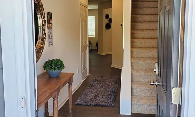 Yorktown Heights House | Westchester feel Hudson valley view
