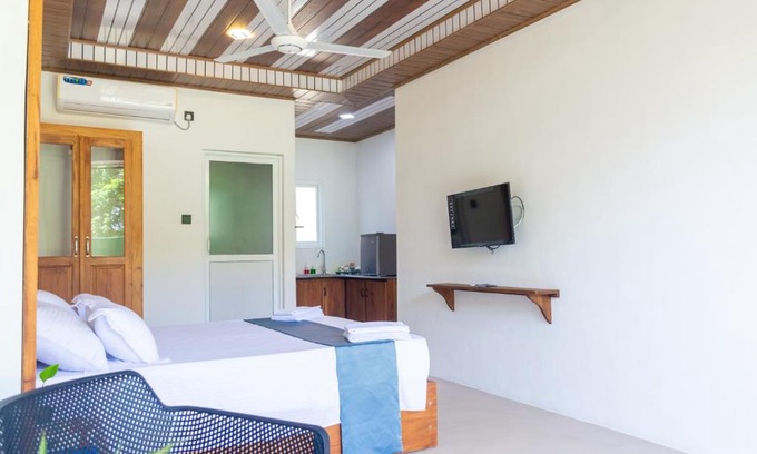 Seeduwa - Katunayake Bed & Breakfast | Western sky