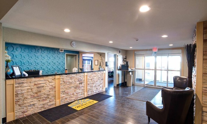 Carnduff Hotel | Western Star All Suites Carnduff