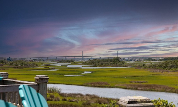 Surf City House | Westinn Away: Elegant Coastal Sound Retreat