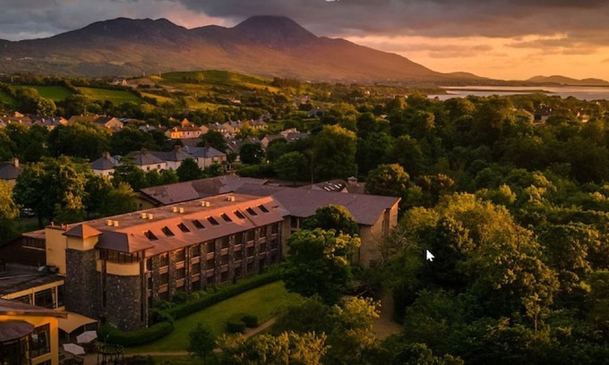 Westport Hotel | Westport Woods Hotel & Spa
