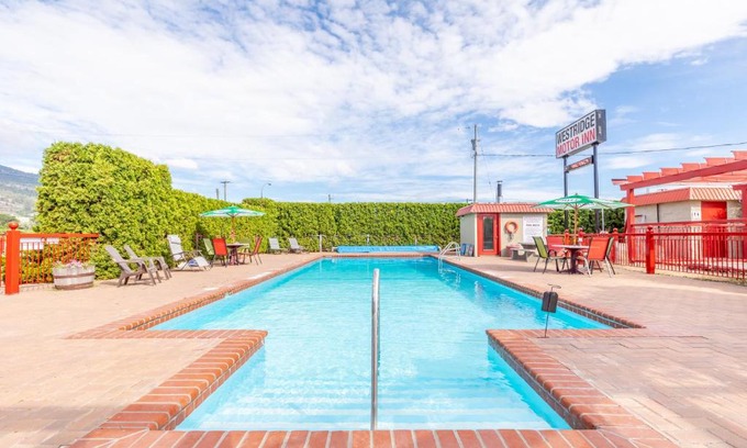 Okanagan-Similkameen Resort | Westridge Motor Inn