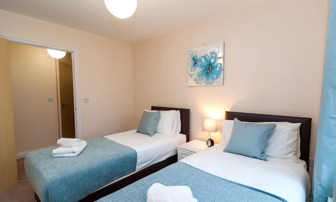 Basingstoke Apartment | Westside Apartments :Cosy 2 Bed 2 Bath Flat
