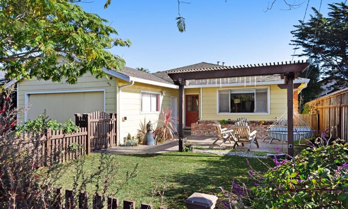 Westside Santa Cruz House | Westside Beauty