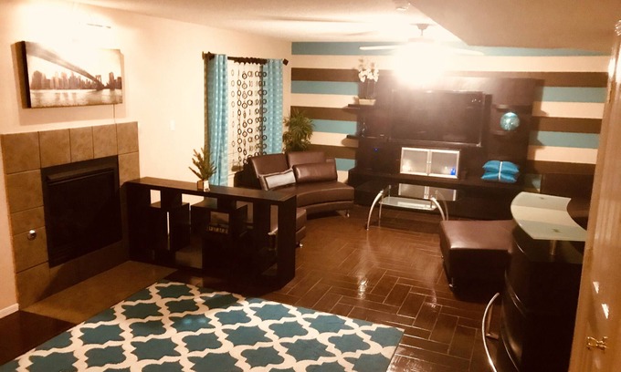 El Paso House | Westside El Paso Beautiful Big House lots of Perks contemporary nice Backyard