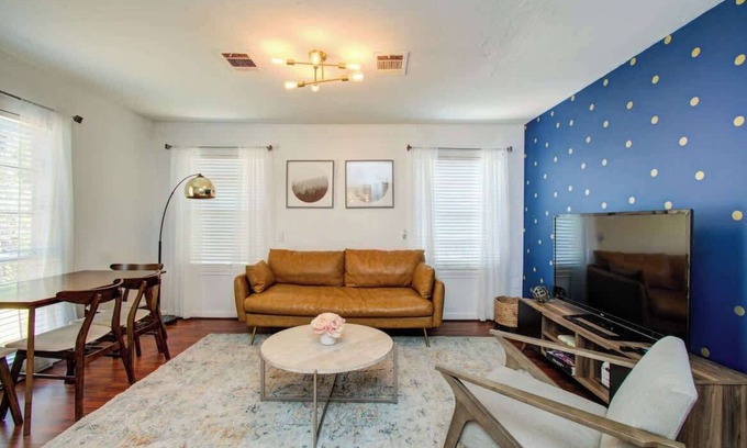 Spring Branch East House | Westview Oasis - Houston 2BD 1BA with Huge Backyard