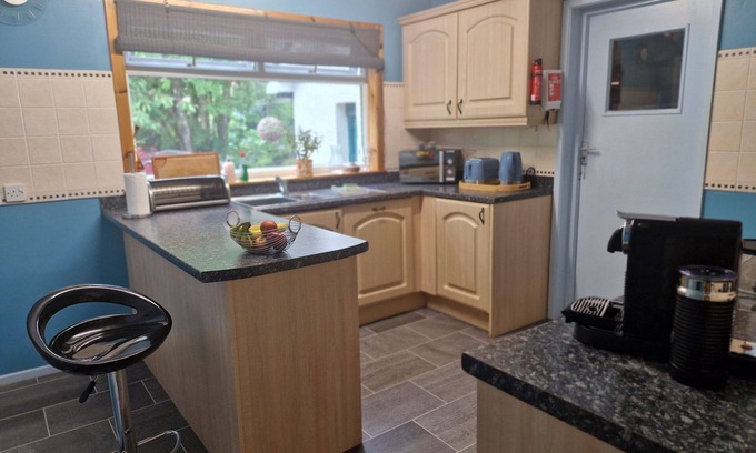 Oban House | Westwood - a house that sleeps 6 guests in 3 bedrooms