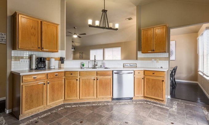 Pflugerville House | WeWelcome you to our 3 bedroom house w heated Pool