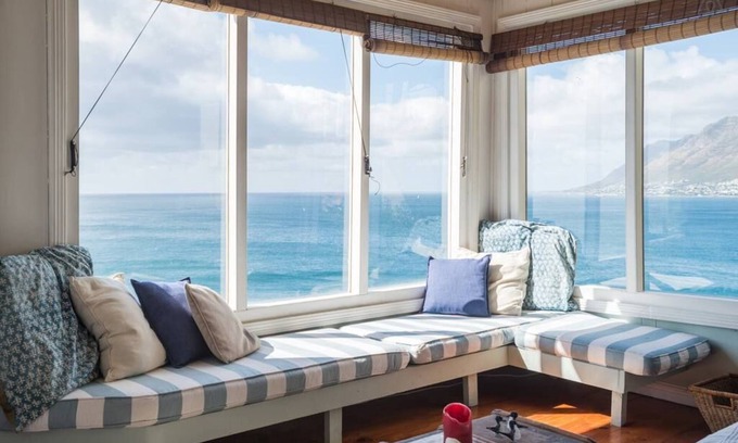 Fish Hoek Cottage | Whale Cove Cottage - Watch the ocean from your bed