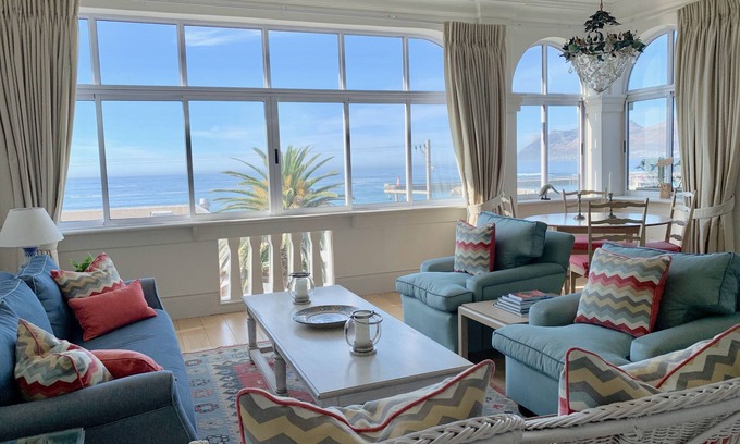 Kalk Bay Apartment | Whalehaven: Kalk Bay apt, spectacular sea and harbour views