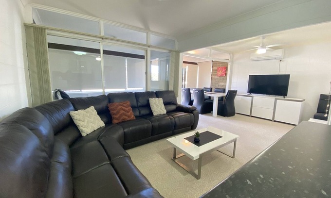 Woolgoolga House | Wharf Street Escape - UNIT 1