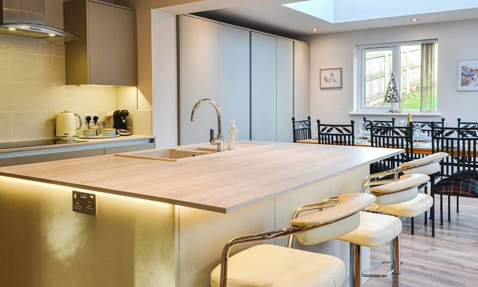 Walkington Cottage | What a great house for a family celebration.