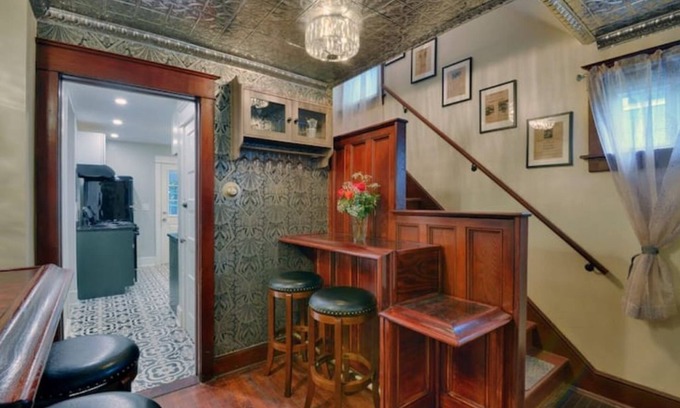 Johnson City House | Wheelchair accessible Roaring 20s House near University and all area hospitals
