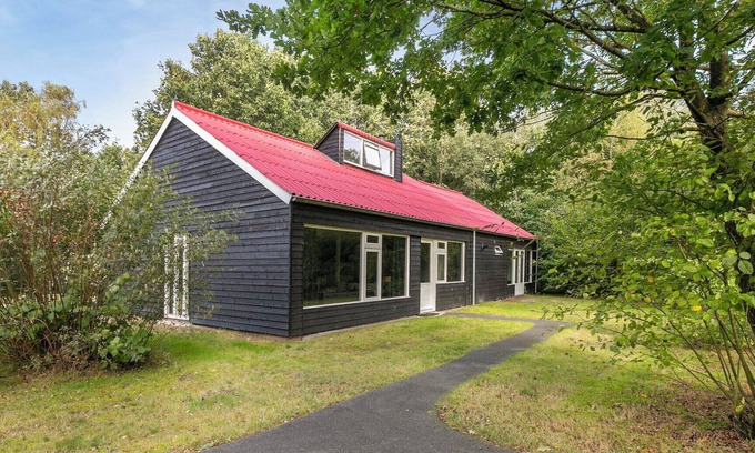 Midlaren Cottage | Wheelchair accessible bungalow for 8 persons