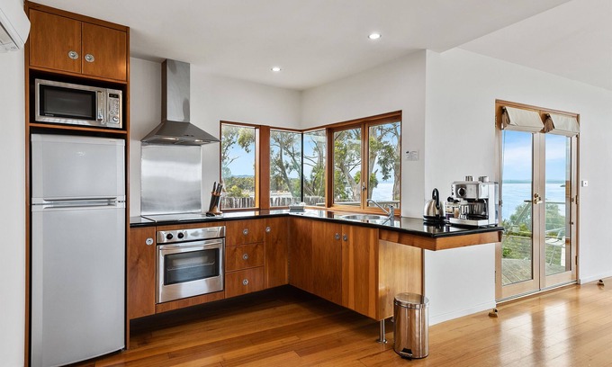 Strahan Apartment | Wheelhouse Apartments