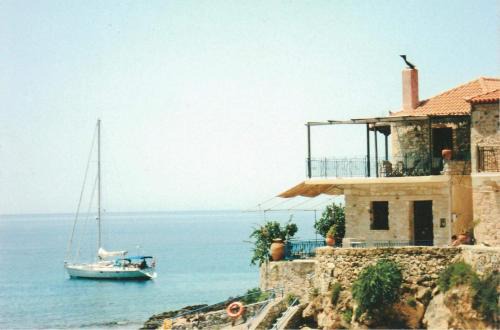 Lefktron House | Wheelhouse Trachila Mani