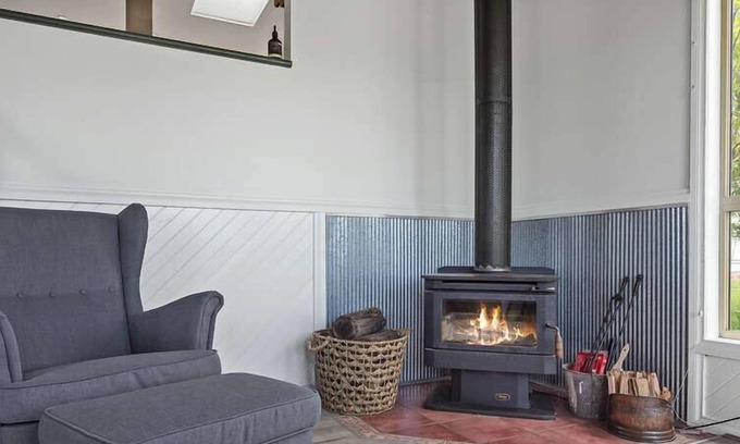 Conjola Park House | Where We Escape - Holiday Management welcomes you to The Lake House, Conjola park