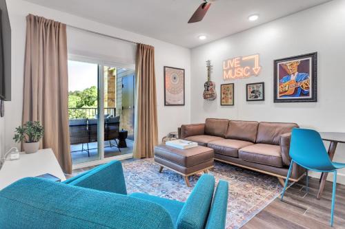 Gruene Apartment | Whiskey River - Texas Music Theme in Historic Gruene, Riverfront on the Guadelupe River