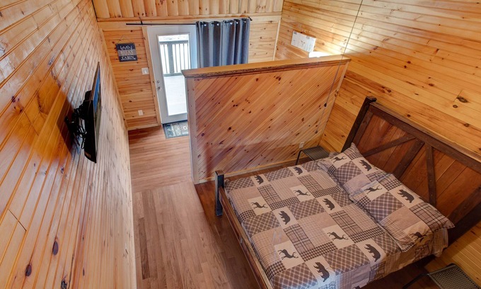 Pine Ridge Cabin | Whispering Pine Cabin Unit 2 in the RRG