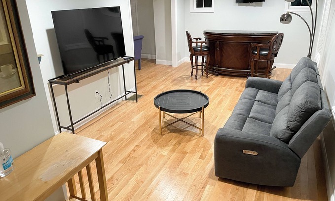 Kingston House | Whispering Pines | Spacious, Pet-Friendly NH Retreat