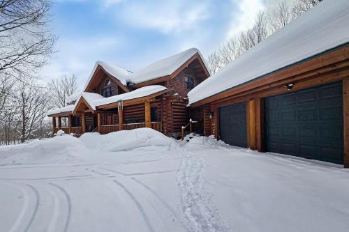 Bellaire House | Whispering Pines