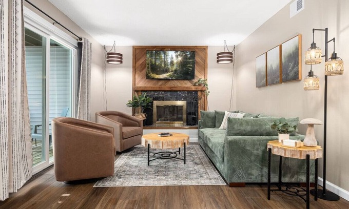 Orange Prairie Condo | Whispering Willow Retreat: 2BD 2BA Nature Oasis