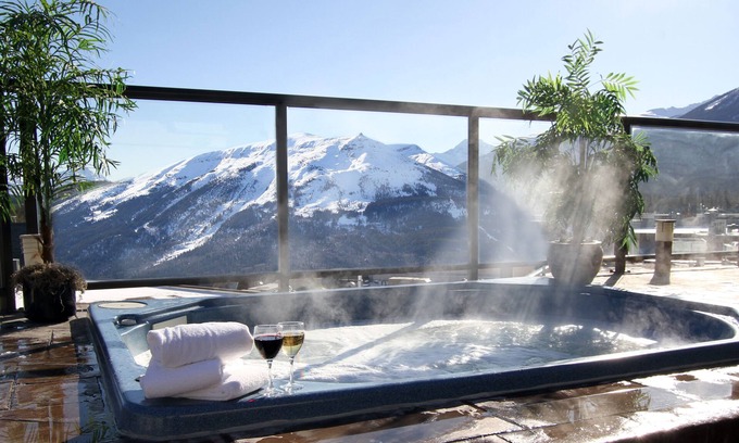 Jasper Hotel | Whistler's Inn