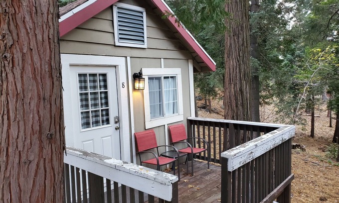Twin Peaks Cabin | Whistling Woods Cabin at The Twin Peaks Lodge