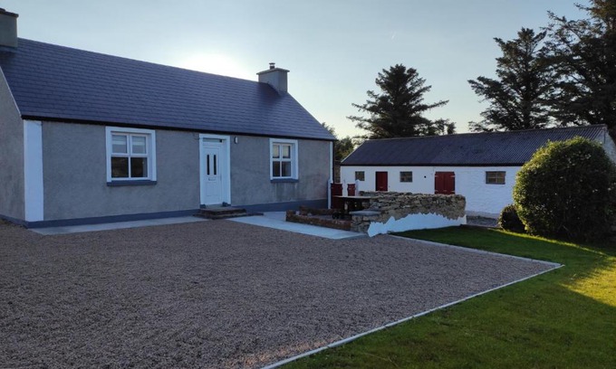 Clonmany House | White Barn Cottage