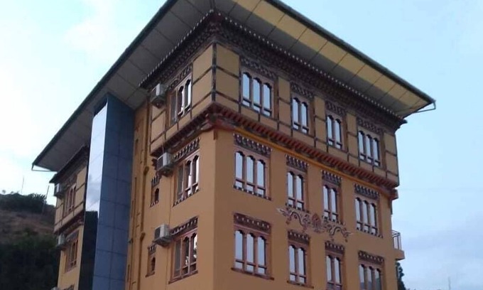 Khuruthang Hotel | white Dragon Hotel