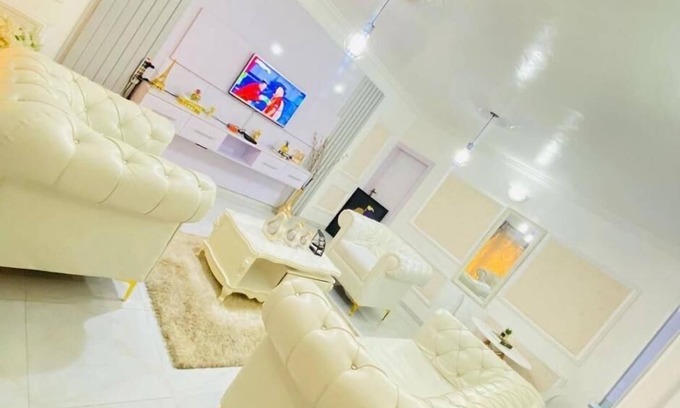 Ojokoro Hotel | White Emirates Hotel and Apartment