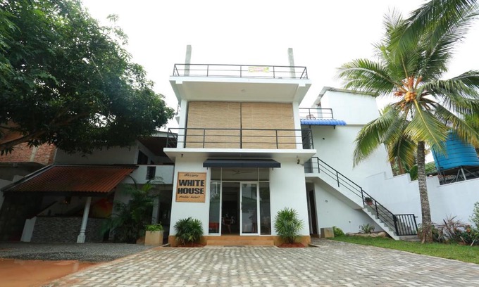 Matara Hotel | White House Holiday Resort