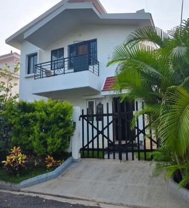 Hosur Villa | White House