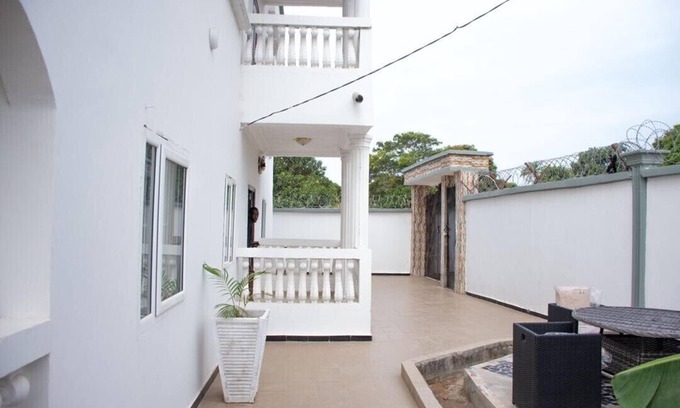 Brufut Villa | White House Mansion