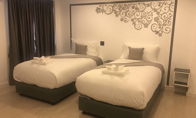 Phangnga Hotel | White House