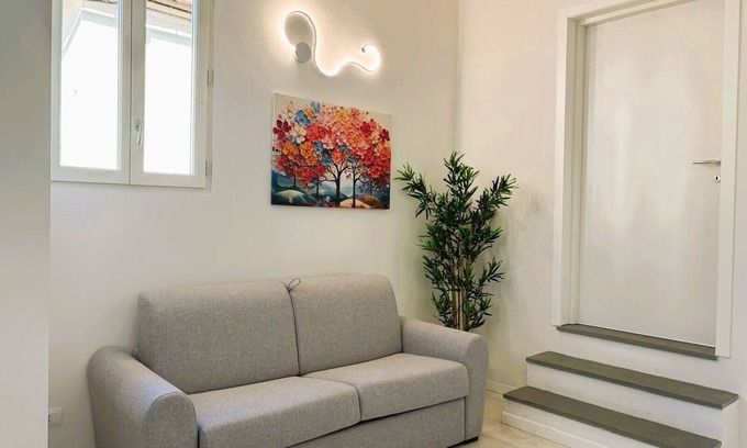 Isolotto Apartment | White Iris Apartment