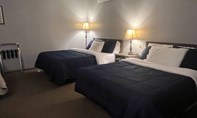 White Lake Cabin | White Lake Lodge - 2 Queen - Room 3 - Sleeps 4