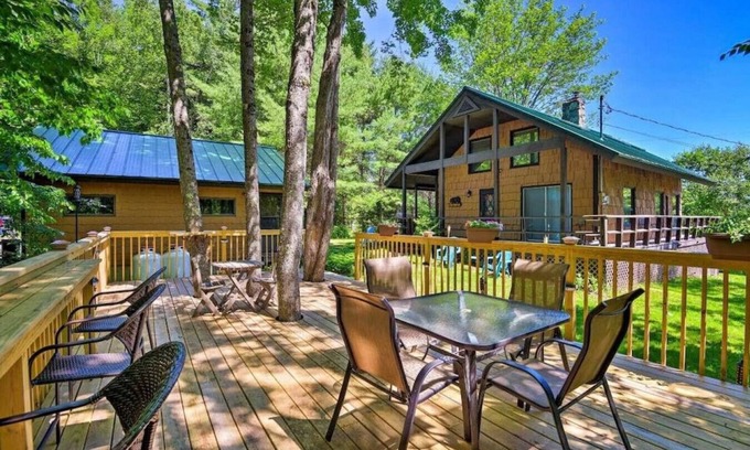 Woodsville House | White Mountains Cottage w/Mountain & Lake Views!