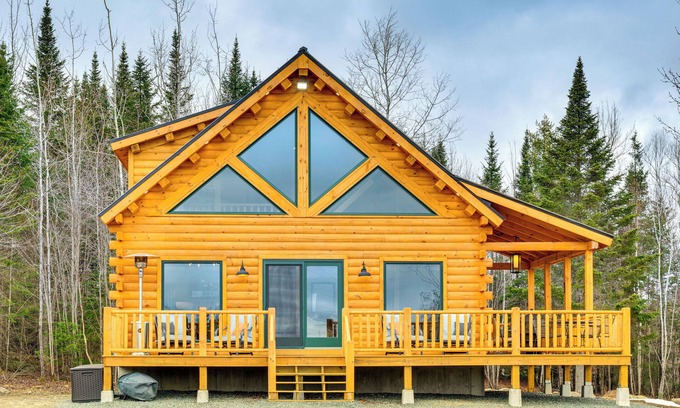 Jefferson Cabin | White Mtn Views: Idyllic Log Cabin in Jefferson!