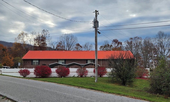 Green Valley Apartment | White Oak Lodge Guest House- Suite A