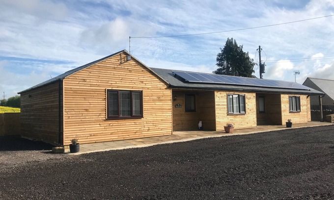 Carterton House | White Owl Barn - A custom built self-catering property with a beautiful view