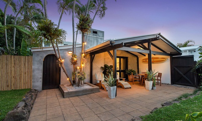 Suffolk Park Apartment | White Palms Surf Shack, 80m from the beach! Air-conditioned