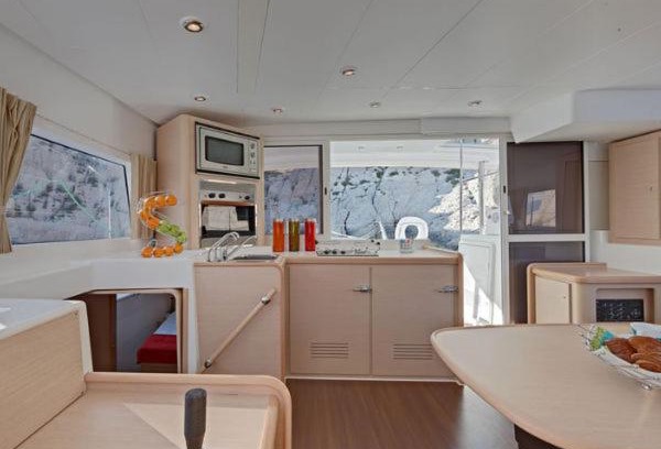 Singapore Boat Rental | White Sails Yacht Sunrise