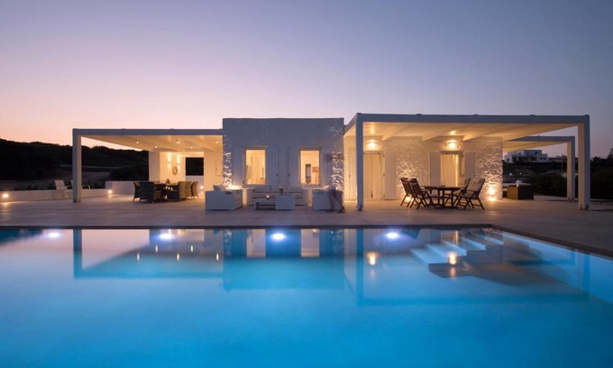 Santa Maria Villa | White Santa Maria Villa