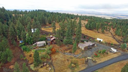 Fenn Bed & Breakfast | Whitebird Summit BNB